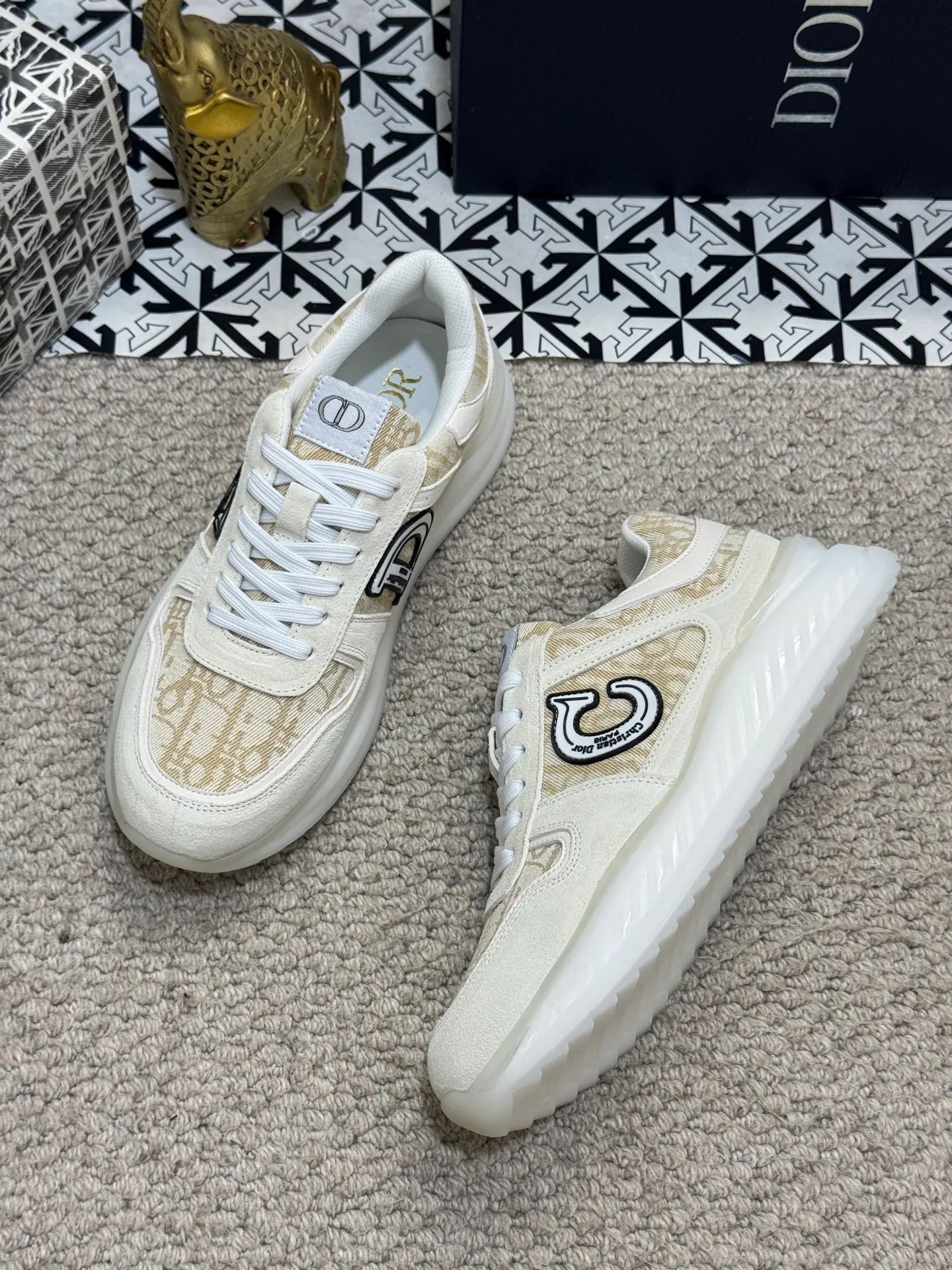 Men's men's shoes 💰440 [New model] 🐞🐞Top original - Dior 🆕 Low-top B02 casual sports shoes, carefully made of first-layer cowhide with canvas, comfortable and breathable ~ rubber soles, enhance style. Fashionable and versatile, it can complement any look. Featuring an exquisite design that is uniquely dynamic and modern, this shoe is part of Dior's legacy and embodies modern elegance. Size: 38-44 (45 customized